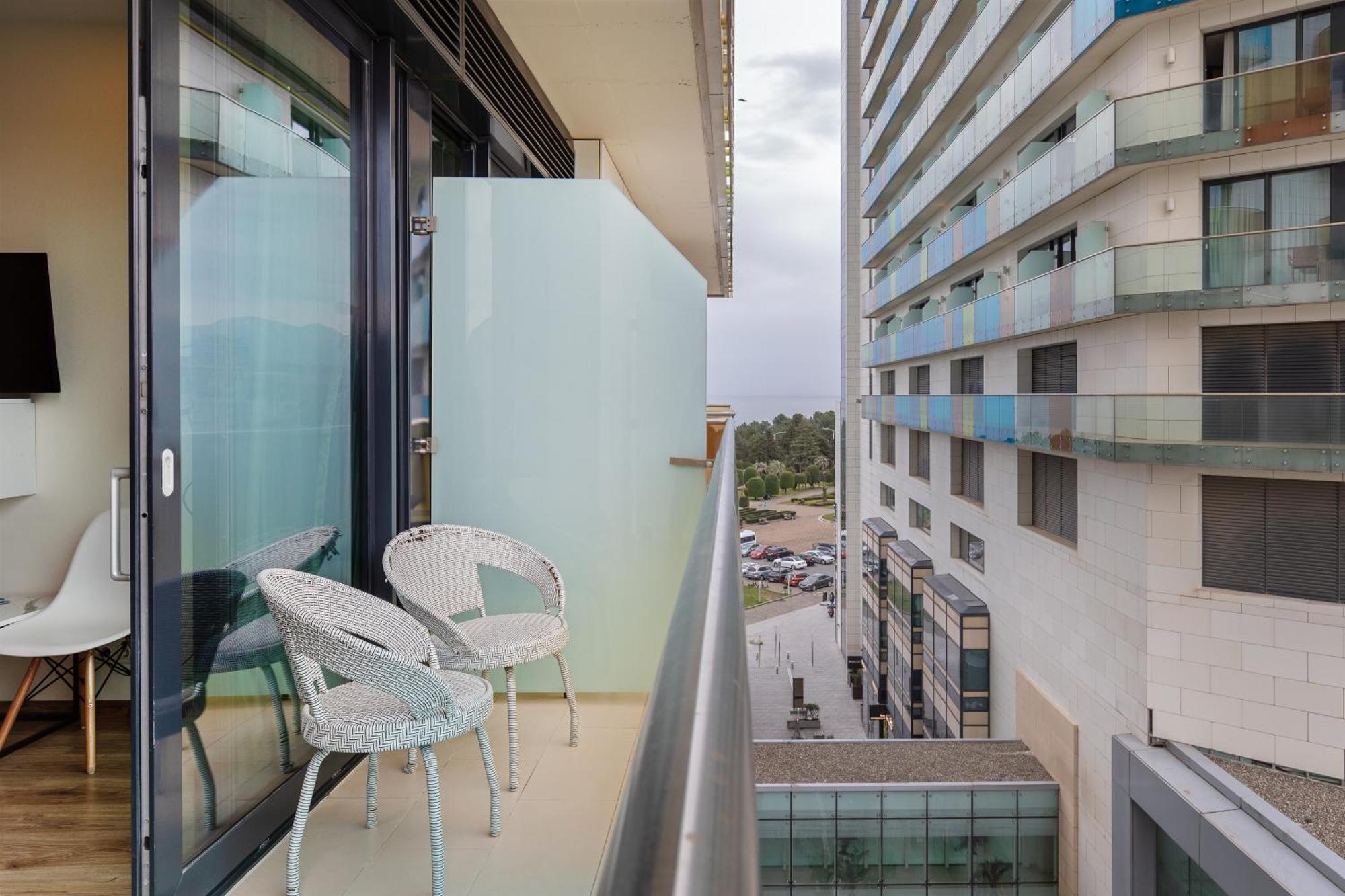 Отель Bellevue Residential Батуми Экстерьер фото